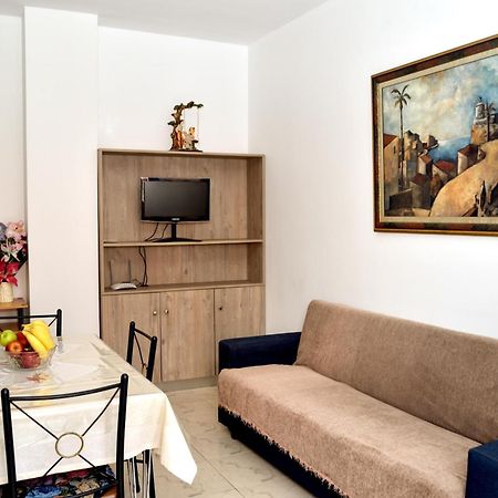ארכאנגלוס Antonios Apartments מראה חיצוני תמונה